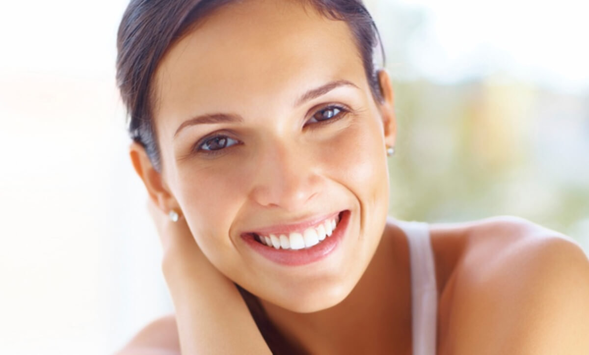 how to whiten your teeth and improve your smile