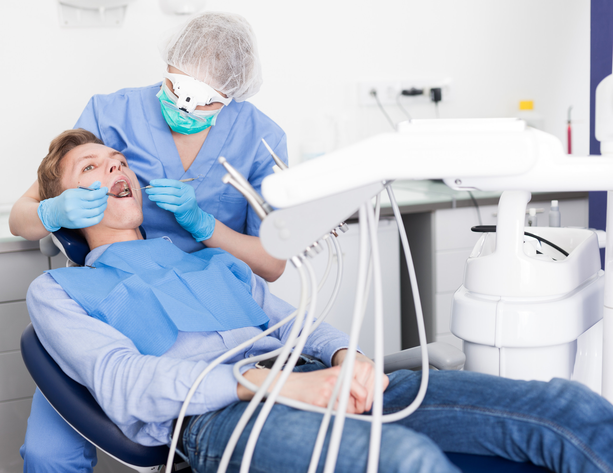 7 Urgent Signs That You Should Visit the Dentist