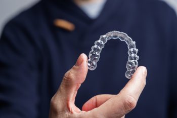 what are clear aligners and how do clear aligners straighten teeth
